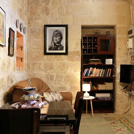 5 Minute Walk From Malta Airport Villa Gudja ภายนอก รูปภาพ