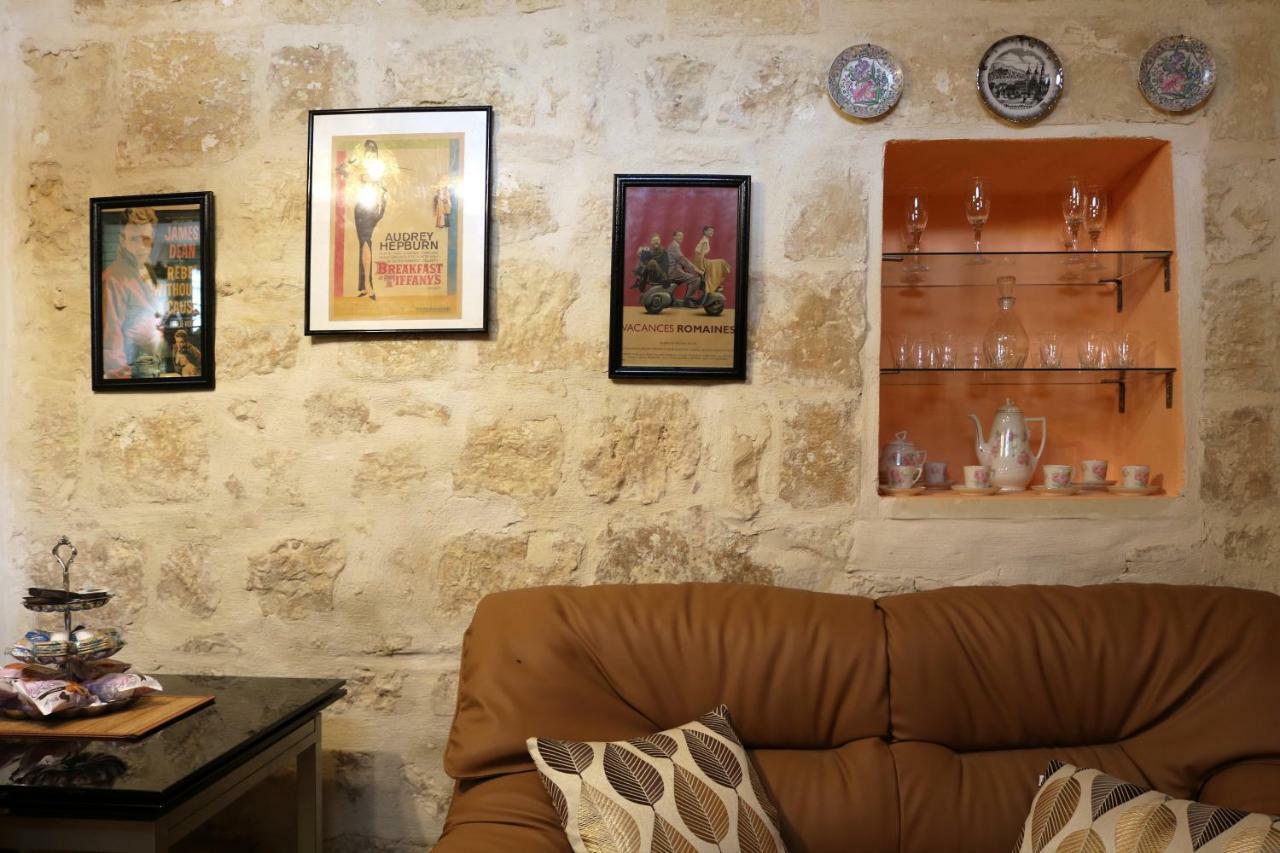 5 Minute Walk From Malta Airport Villa Gudja ภายนอก รูปภาพ